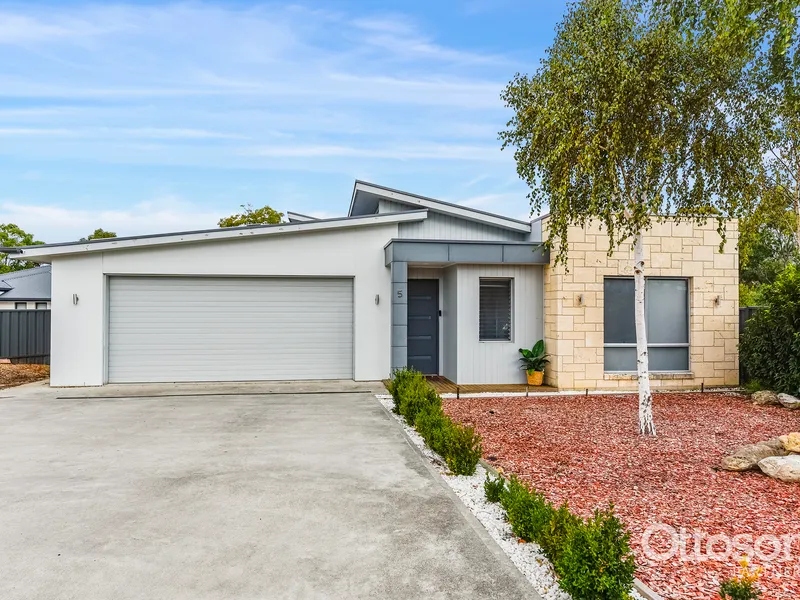 Modern Living with Contemporary Style