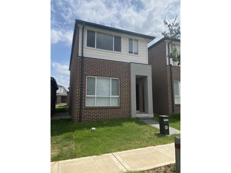 Solar Power - 4 bedroom house in the heart of Bardia