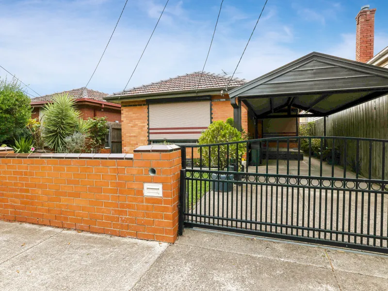 PLENTY OF SPACE IN POPULAR BRUNSWICK WEST