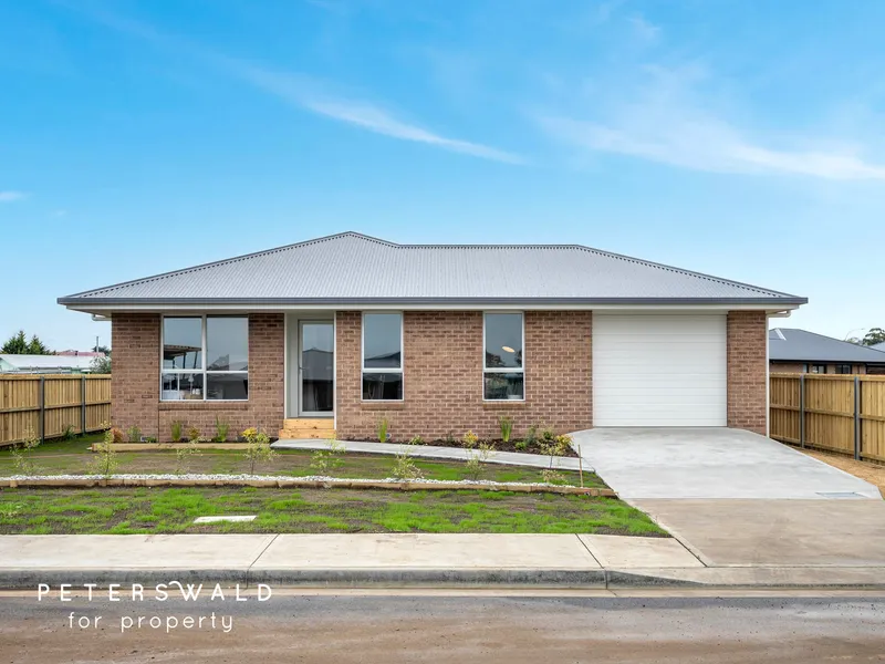 Brand-new ultra stylish home in the heart of Sorell