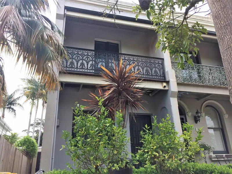 Charming 2 bedroom Victorian Terrace in a Beautiful Street