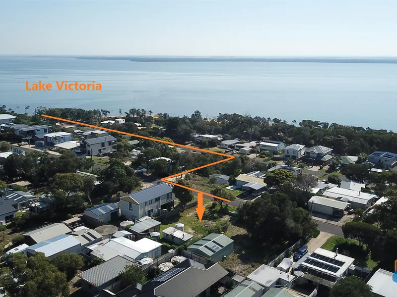 STONE'S THROW AWAY FROM THE WATERS EDGE!