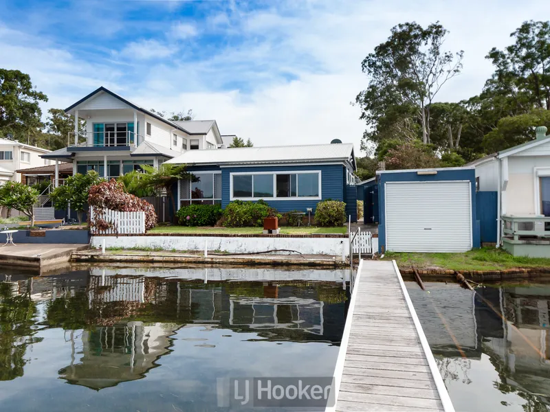ABSOLUTE WATERFRONT