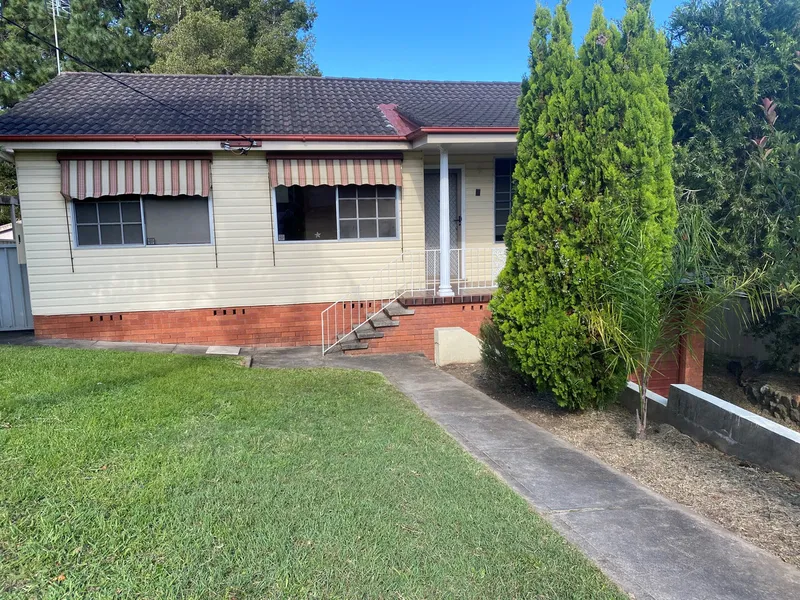 3 BEDROOMS, 2 LIVING AREAS