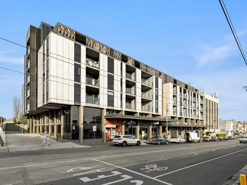 Contemporary Style and CBD Views in Elite Emblem Complex