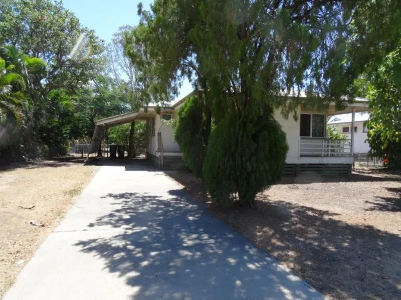CLOSE TO AMENITIES - MOVE STRAIGHT IN
