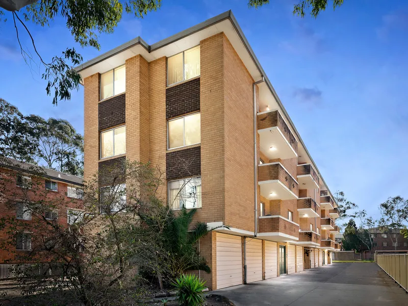 TWO-BEDROOM APARTMENT IN PRIME CBD LOCATION