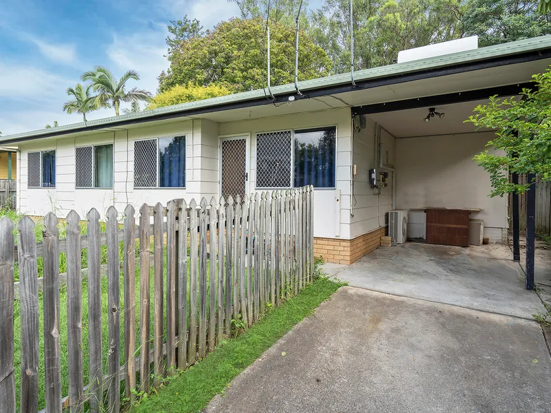 Entry Level Home or Investment on Huge Block!