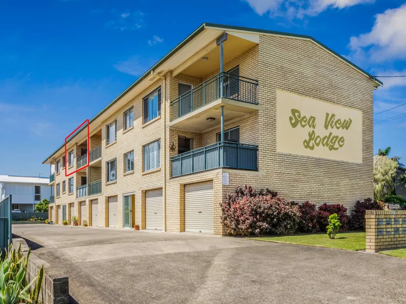 Spacious Two Bedroom Unit With Ocean Views