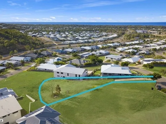 Large 1213sqm Elevated Block With Views