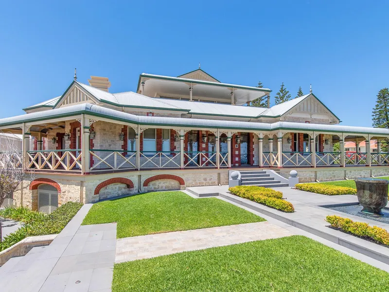 Regal & Coastal Icon