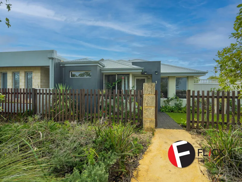 Stunning Home Overlooking Parklands