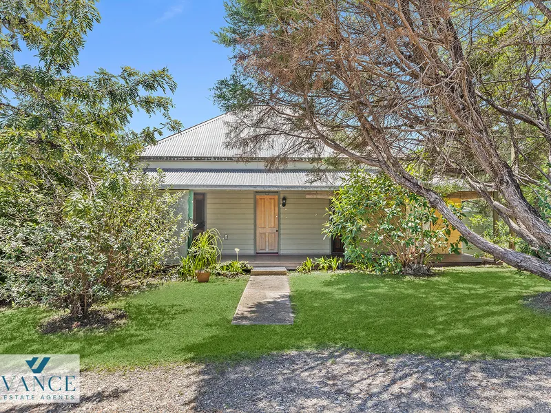 Renovator's Dream Project - Charming Historic Home in Eungai Creek Village