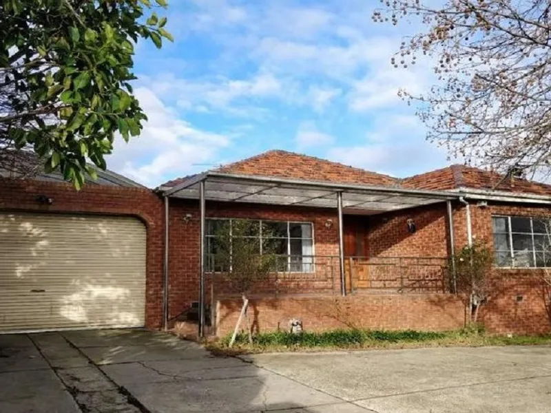 Classic Family Home - 812m2 Approx Land