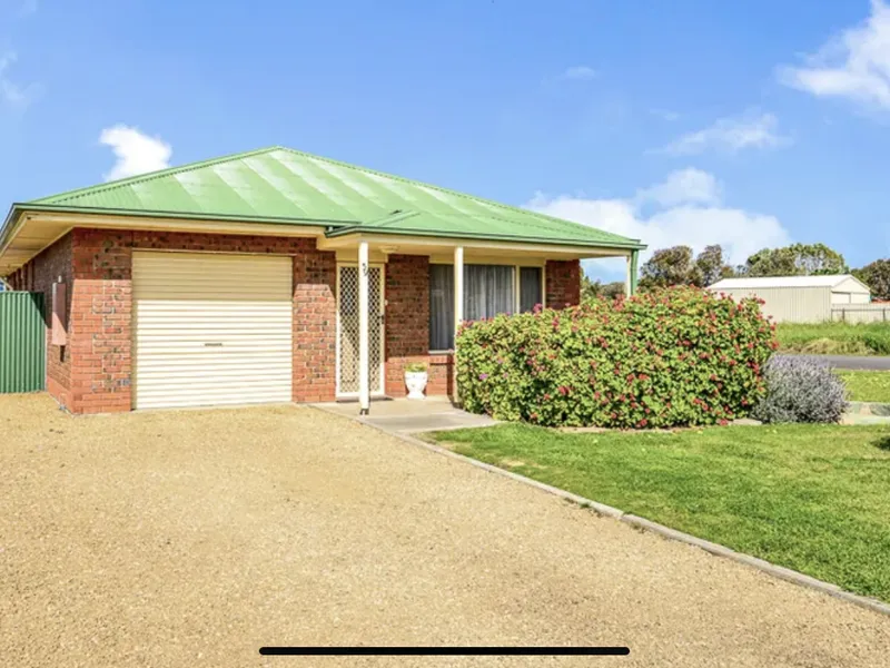 Stunning Middleton, rare opportunity.