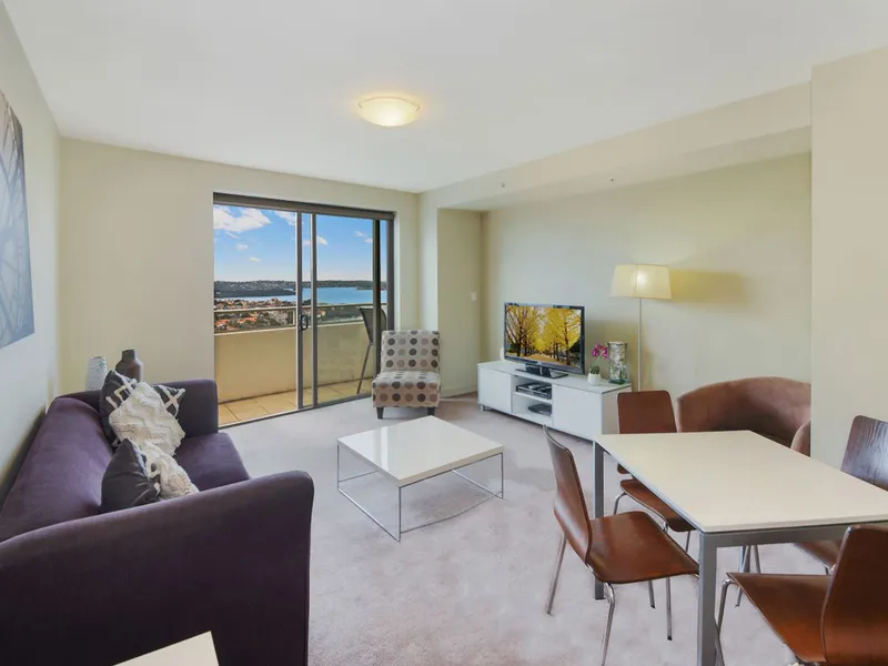 Large one bedroom apartment on the east side with parking.