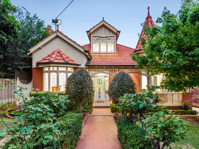 Elegant Edwardian Residence In Scotch Hill