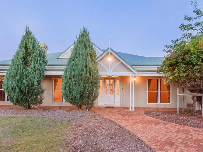 Luxurious 4-Bedroom Retreat with Breath-taking Views