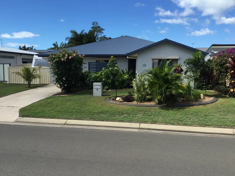 Open plan home, freehold, set up as a 2bedroom and large study, but easy converted to 3bedroom, great lock and leave