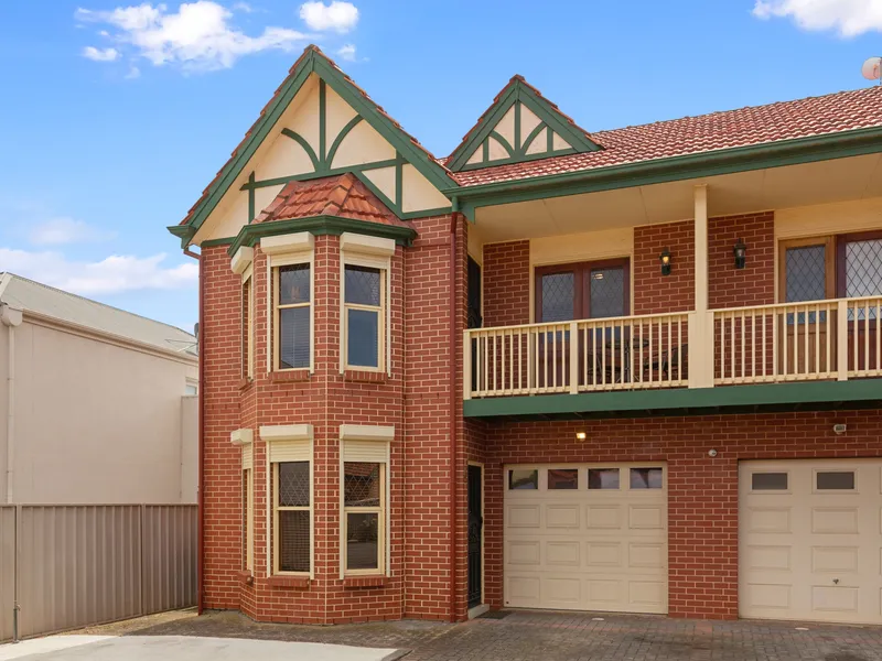 Elegant 2-Bedroom Townhouse