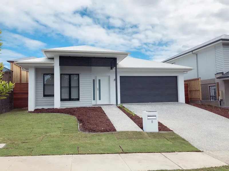 BEAUTIFUL 5 BED HOUSE WITH AIR-CONDITIONING