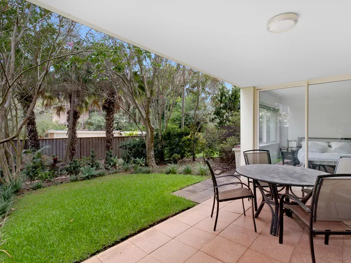 Elegant Living With The Beach At Your Doorstep