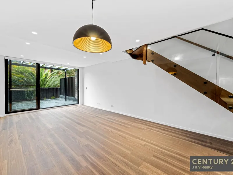 Brand New Townhouses. Ready Now!