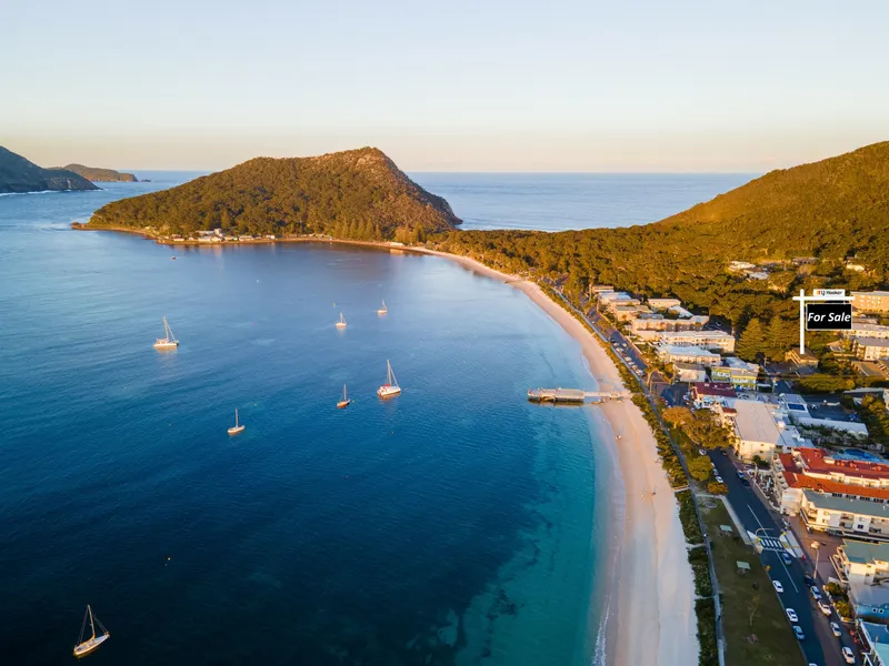 Water views in Shoal Bay!