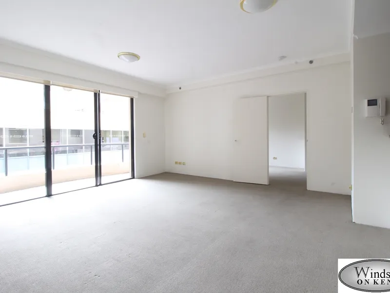 Unfurnished Spacious 2 Bedroom Apartment with Car Space in Sydney CBD