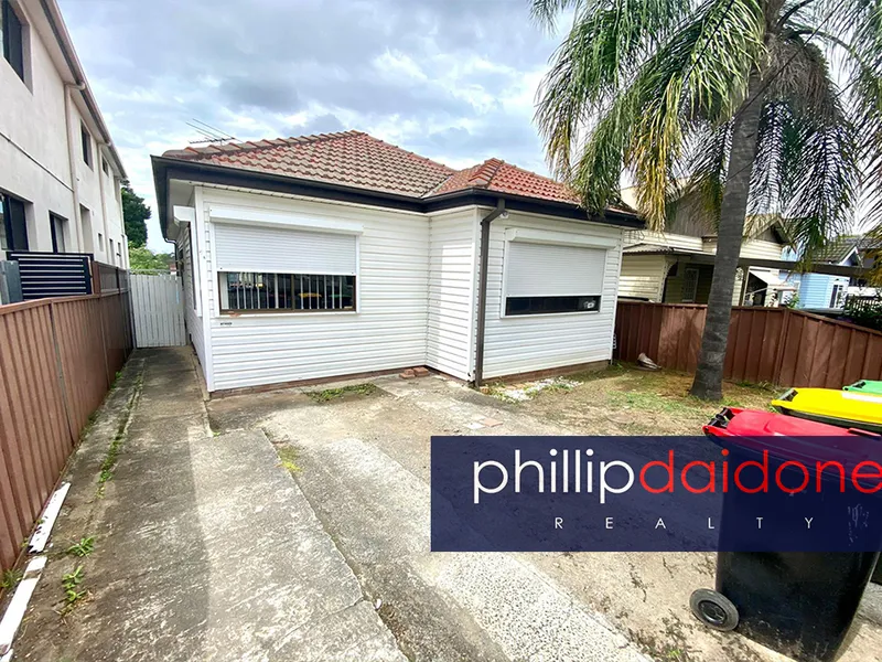 3 BEDROOM HOME IN A QUIET STREET *DEPOSIT TAKEN*