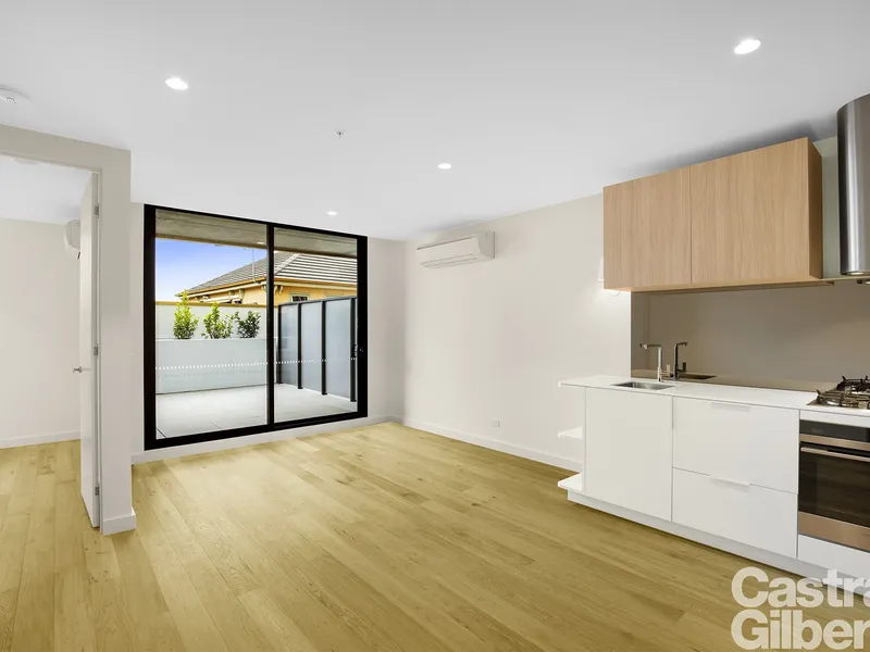 NEAR NEW TWO BEDROOM APARTMENT IN BRIGHTON