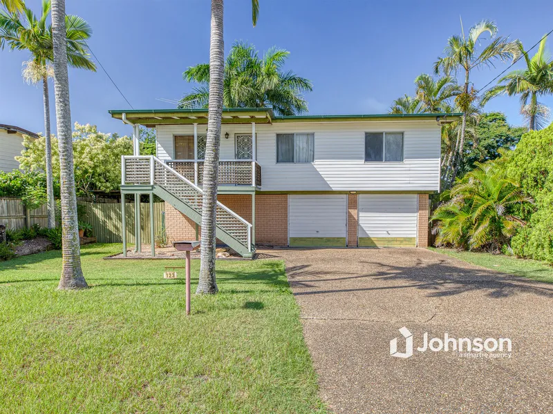 Refreshed Highset Home Close to Everything!