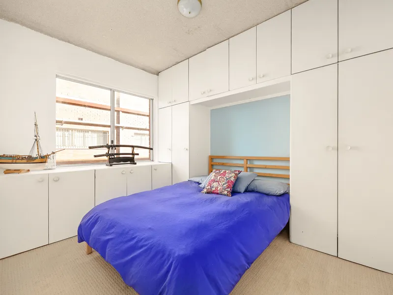 NORTH EAST FACING BEACHSIDE RETREAT IN QUIET LOCATION