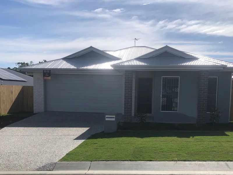 BRAND NEW FOUR BEDROOM HOME WITH ADDITIONAL LOUNGE ROOM