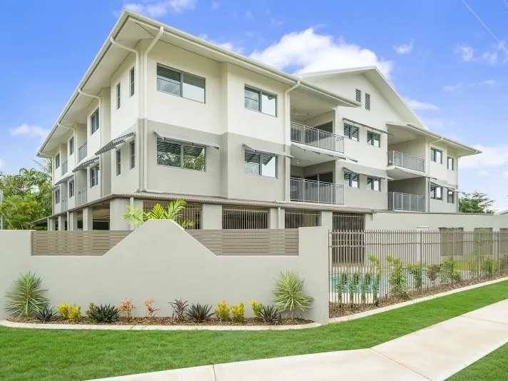 AMAZING BRAND NEW UNIT IN PARAP!!