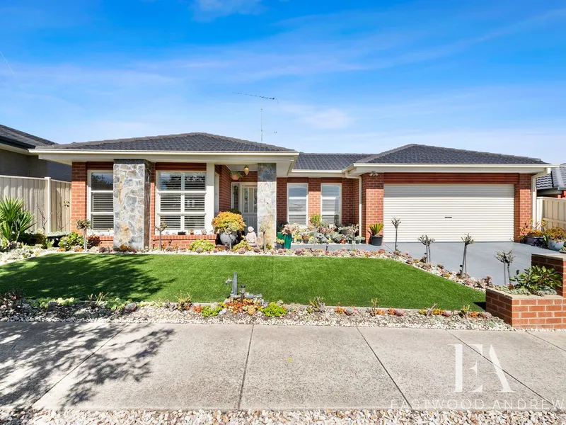 Plenty of living space, minutes to the shops!