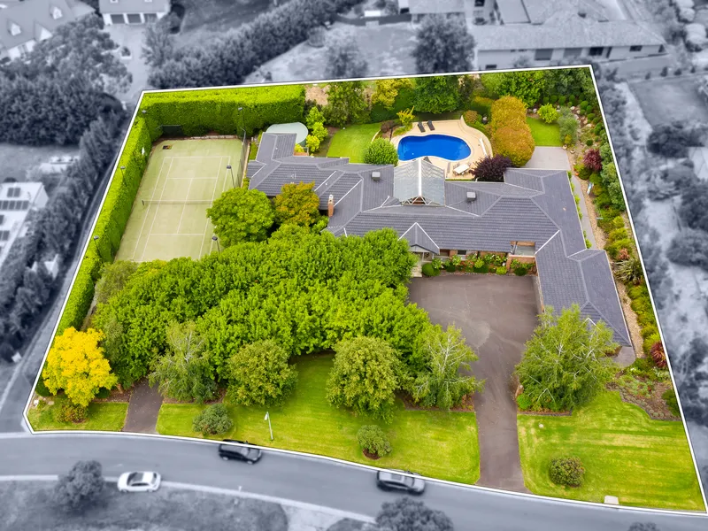 Over 70 squares (approx.) of luxurious resort-inspired acre living