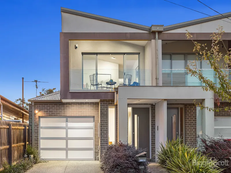 Location & Contemporary Style