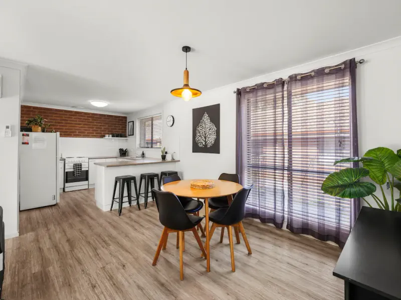 Fabulous Fully Furnished Unit!