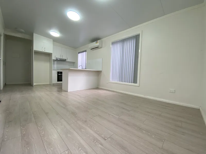 Spacious 2 Bedroom Flat - Walk To Station