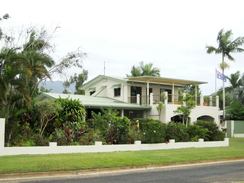 Large 4b/r family double storey residence with ...