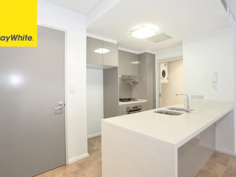 Modern Sought After Apartment with Resort Facilities