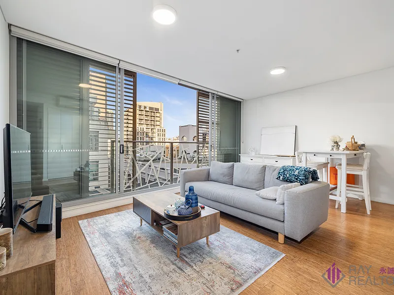 Modern one bedroom apartment in superb convenience location