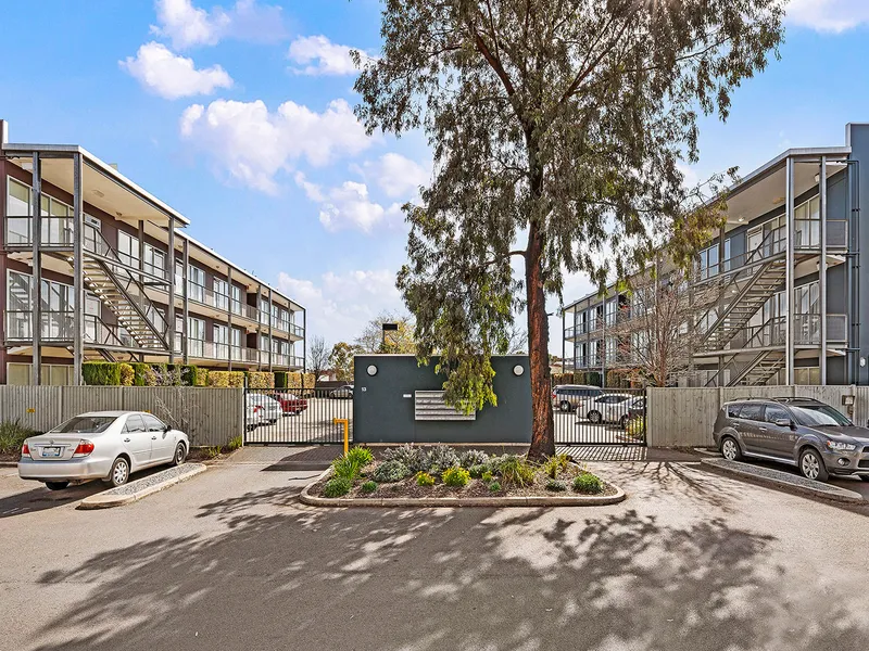 Apartment Living Close to the Heart of Mawson Lakes