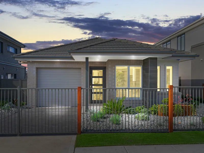 DISPLAY HOME FOR SALE - AVAILABLE NOW