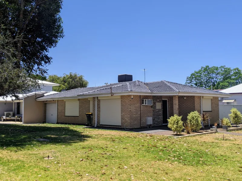 Immaculate 3 bedroom home with the lot!