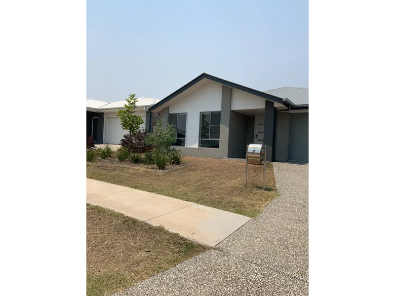 4 BEDROOM HOME CLOSE TO PARKS AND SCHOOLS