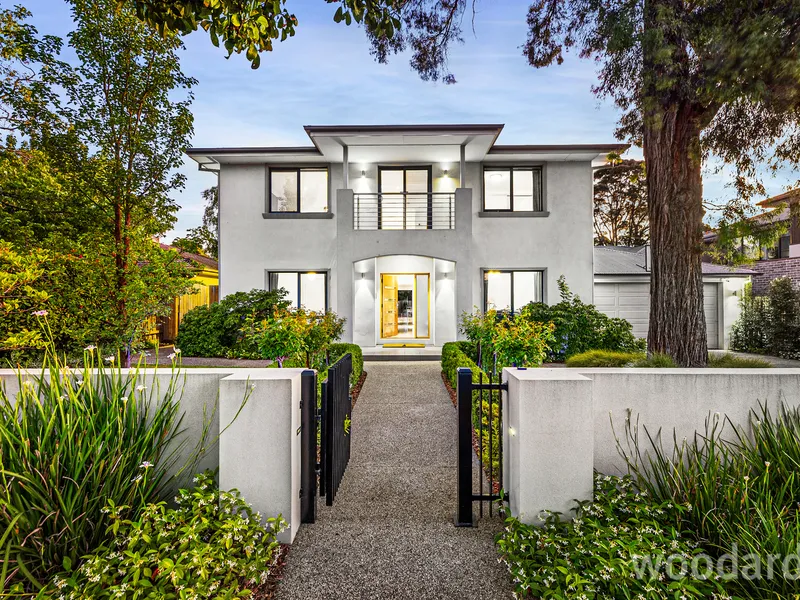 Modern elegance and stunning family highlights!