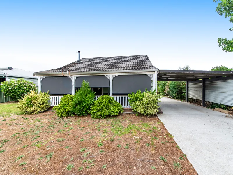 3 x 1 COTTAGE IN NANNUP TOWN
