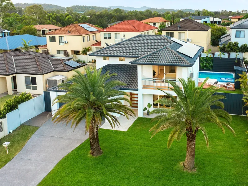 A Masterclass in Design & Finish - A Contemporary Family Oasis